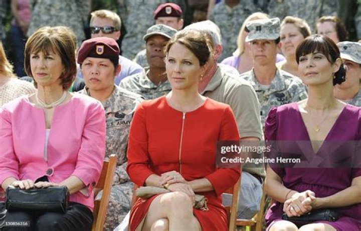 Does Fort Marshall close on Army Wives?