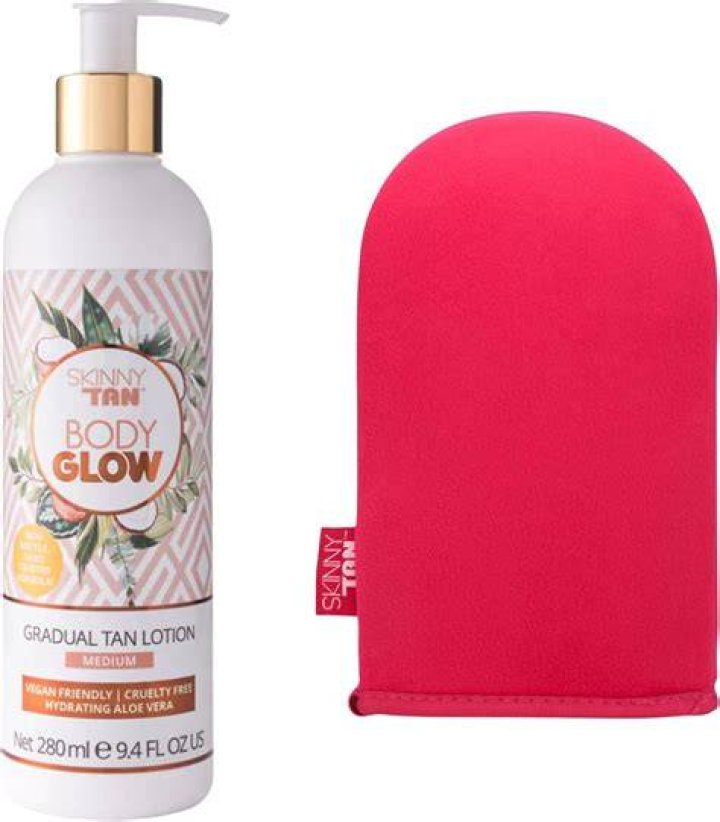 Does moisturising prolong fake tan?