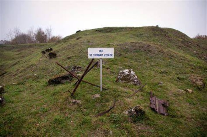 What does no man's land look like?